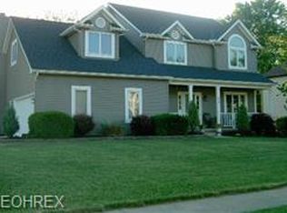 610 Blossom Dr, Amherst, OH 44001