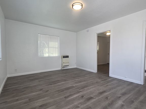 4th image of 1018 W 65th St #1018