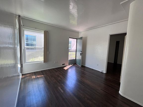 3rd image of 3407 Pringle St