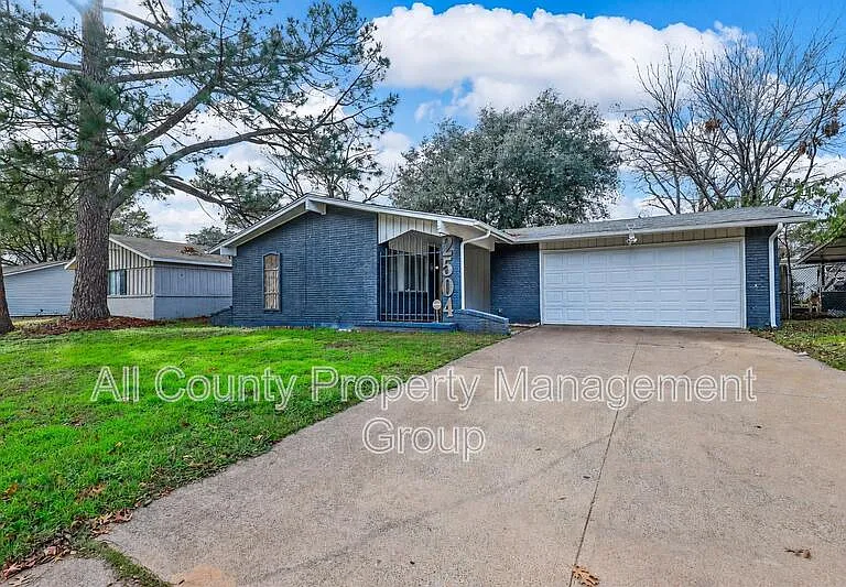 2504 S Fielder Rd — Photo 1