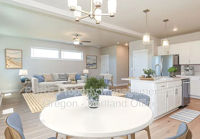 504 NE Trillium Dr — Photo 5