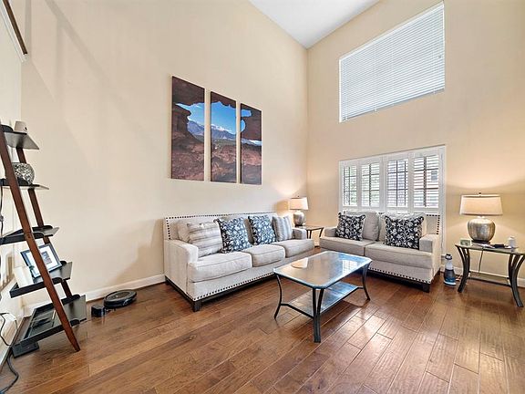 3rd image of 3418 Mimosa Way
