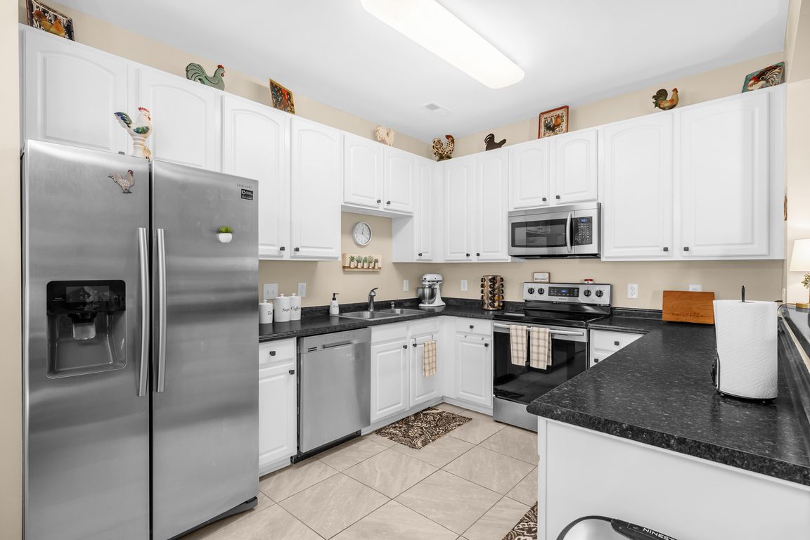 111 Channel Cove Ct-14