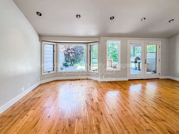 3rd image of 4780 N Riverfront Pl