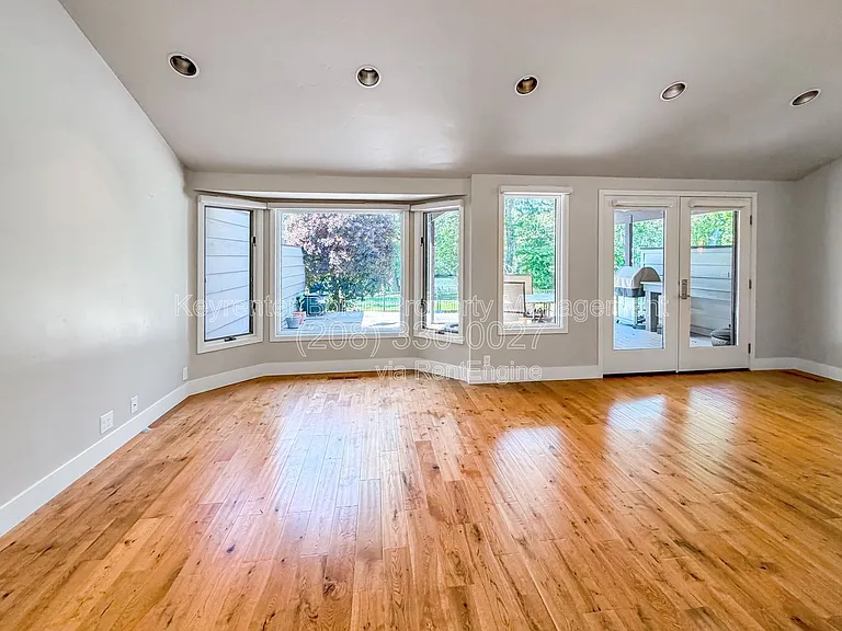 4780 N Riverfront Pl — Photo 3