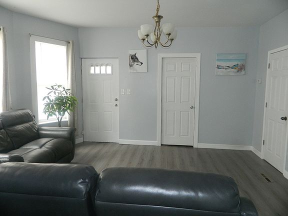 5th image of 318 Willow Ave