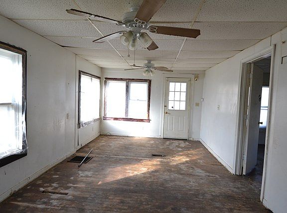 3rd image of 415 S Baltimore St