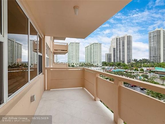 3rd image of 3333 NE 34th St APT 610