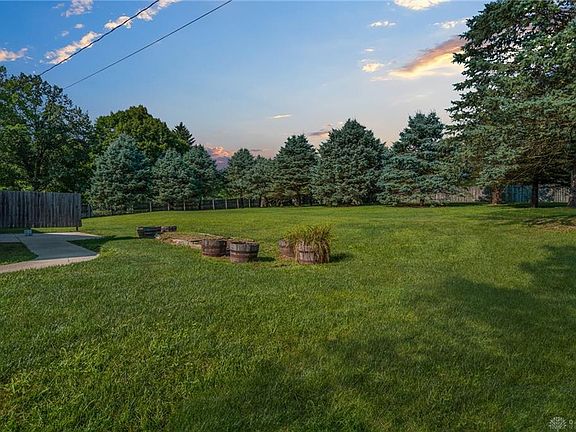 2nd image of 3816 Greenbriar Dr