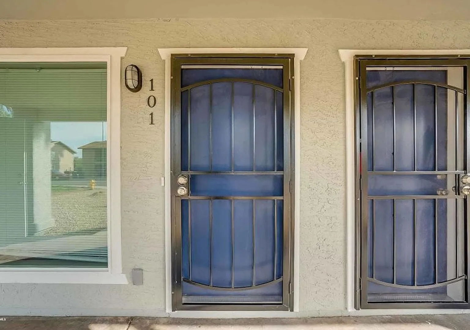 318 E Vine Circle — Photo 2