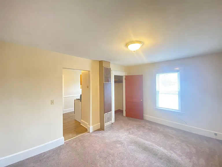 16 Linwood St #E — Photo 12
