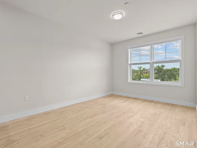 113 Canal St W #302 — Photo 28