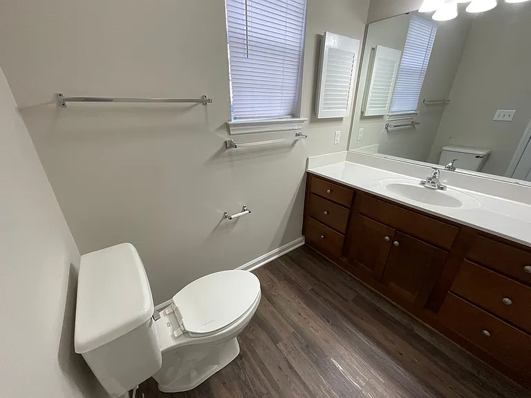 Meridian Park Apartments — Photo 80
