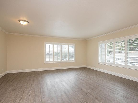 5th image of 704 Canyon Dr