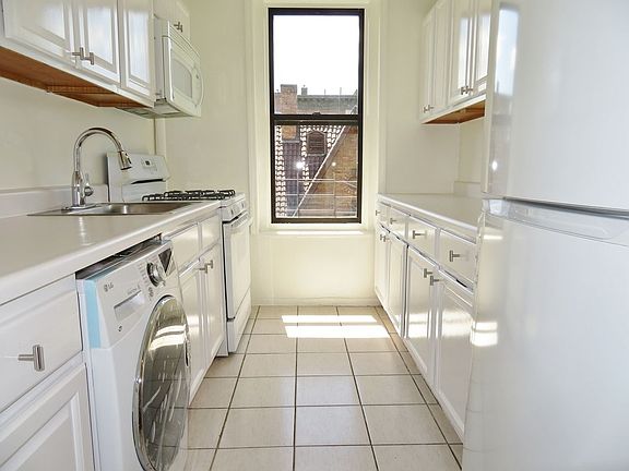 3rd image of 357 Edgecombe Ave #Zfl5