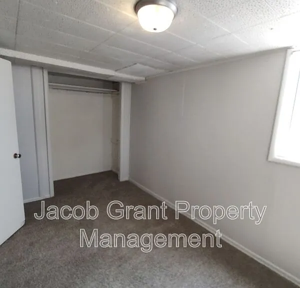 1042 S 4th Ave #B — Photo 7