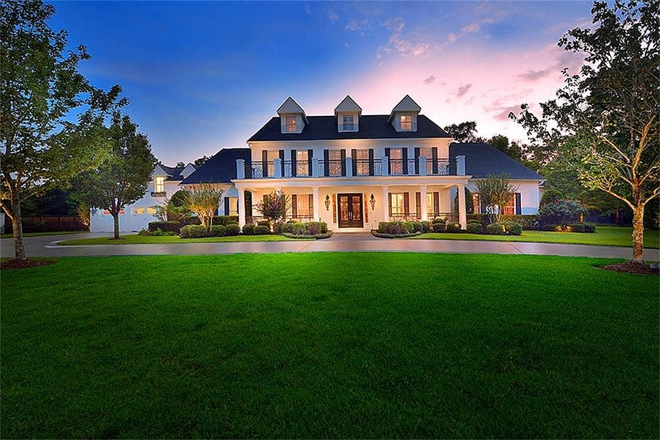 1st image of 9811 Stonebridge Lake Dr