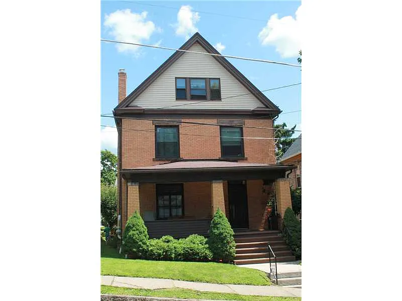 555 3rd St photo 1