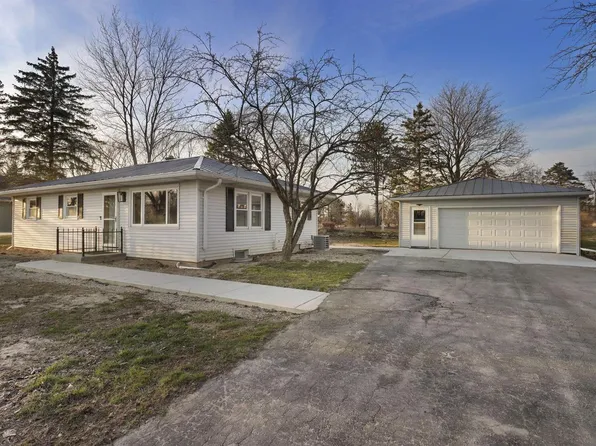 5530 Old Oak Ln, Racine, WI 53402