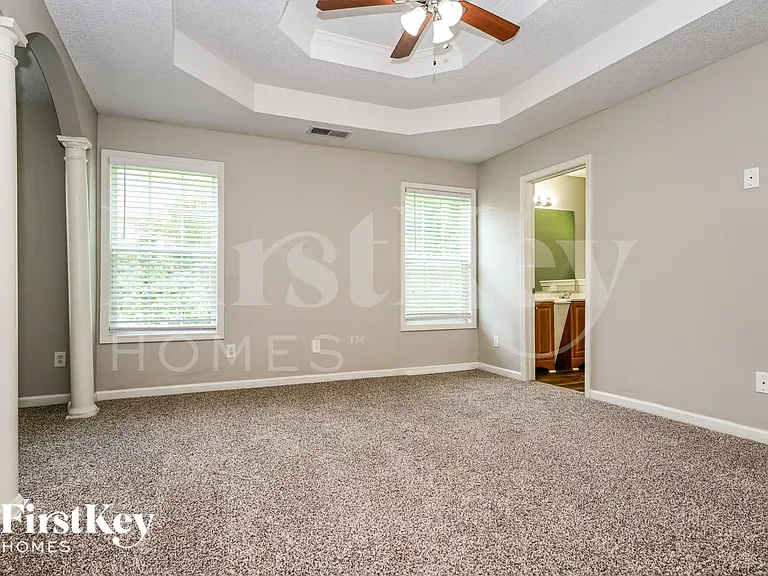 3349 Meadovista Dr — Photo 9