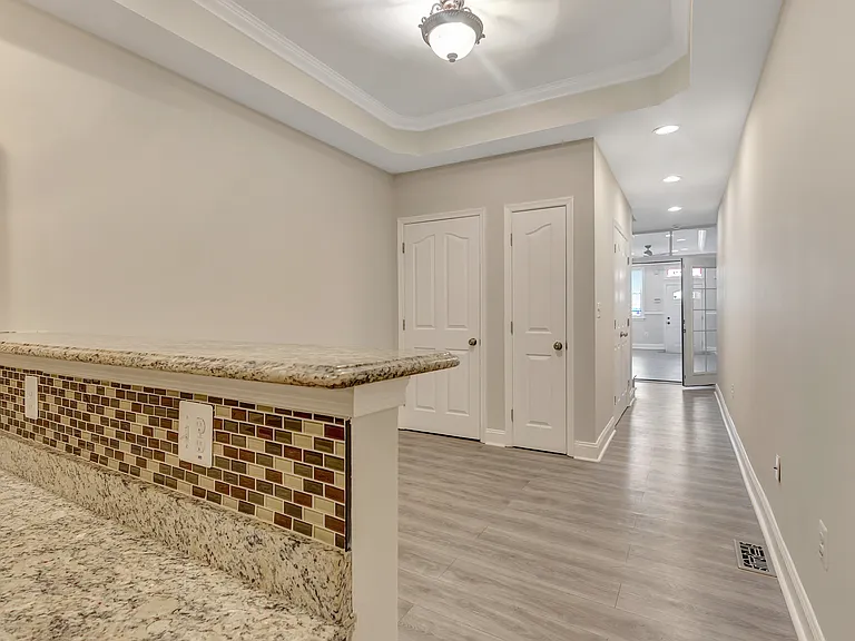 1129 Washington Blvd — Photo 11