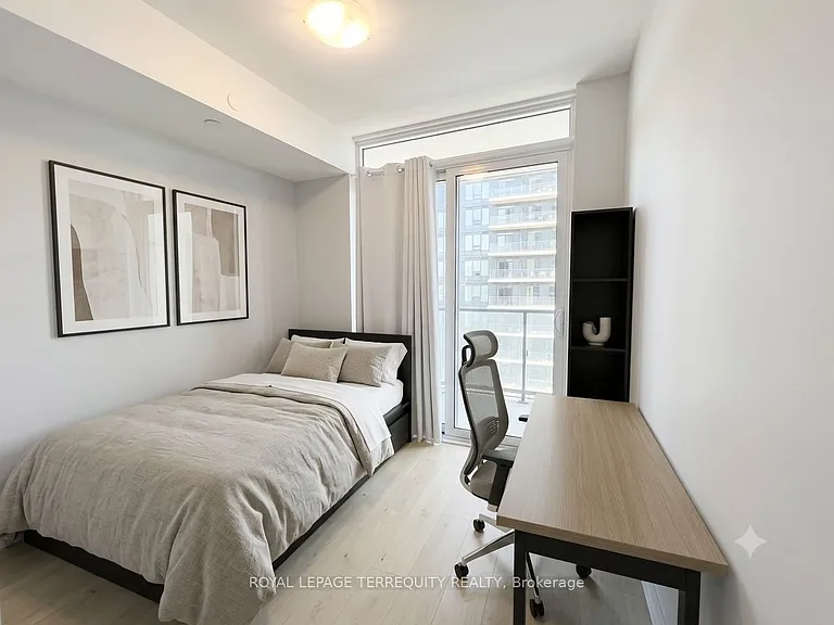 8 Eglinton Ave E #505 — Photo 7