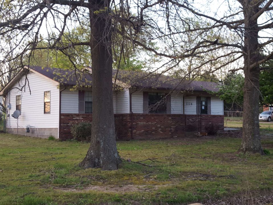 2nd image of 1724 Cottonwood Dr