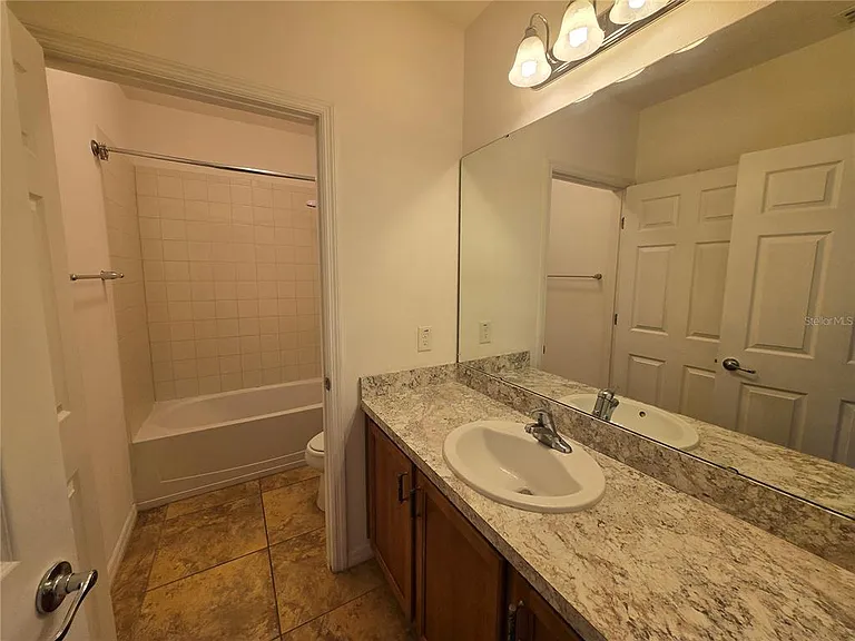 2476 Addison Creek Dr — Photo 31