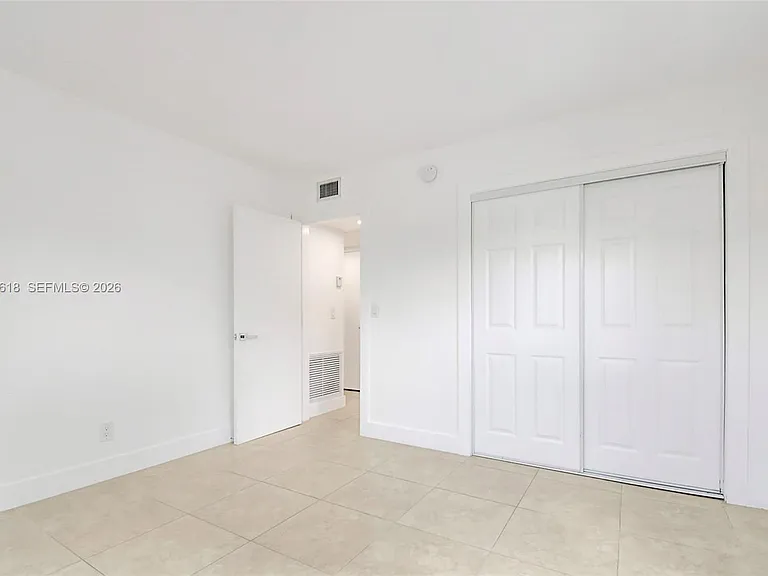 407 SE 9th Ct #1 — Photo 12