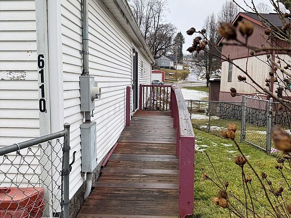 3rd image of 6110 Robert C Byrd Dr