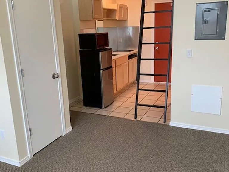 Lago aPodments- Comfortable and Affordable Living! — Photo 22