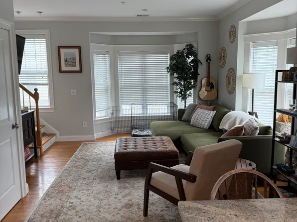 1 Louis Ter #1A, Dorchester Center, MA 02124
