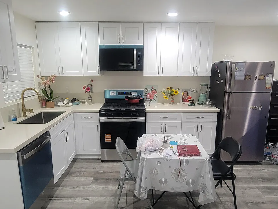 131 S Gless St #1/2