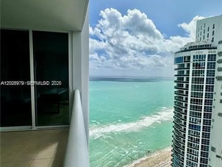 18201 Collins Ave #5307 — Photo 3
