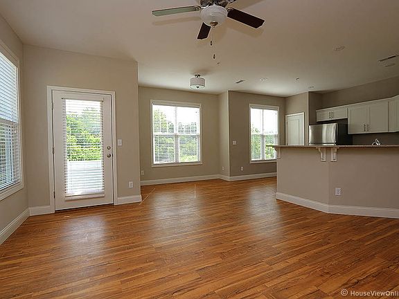 4th image of 2006 Walden Blvd #206