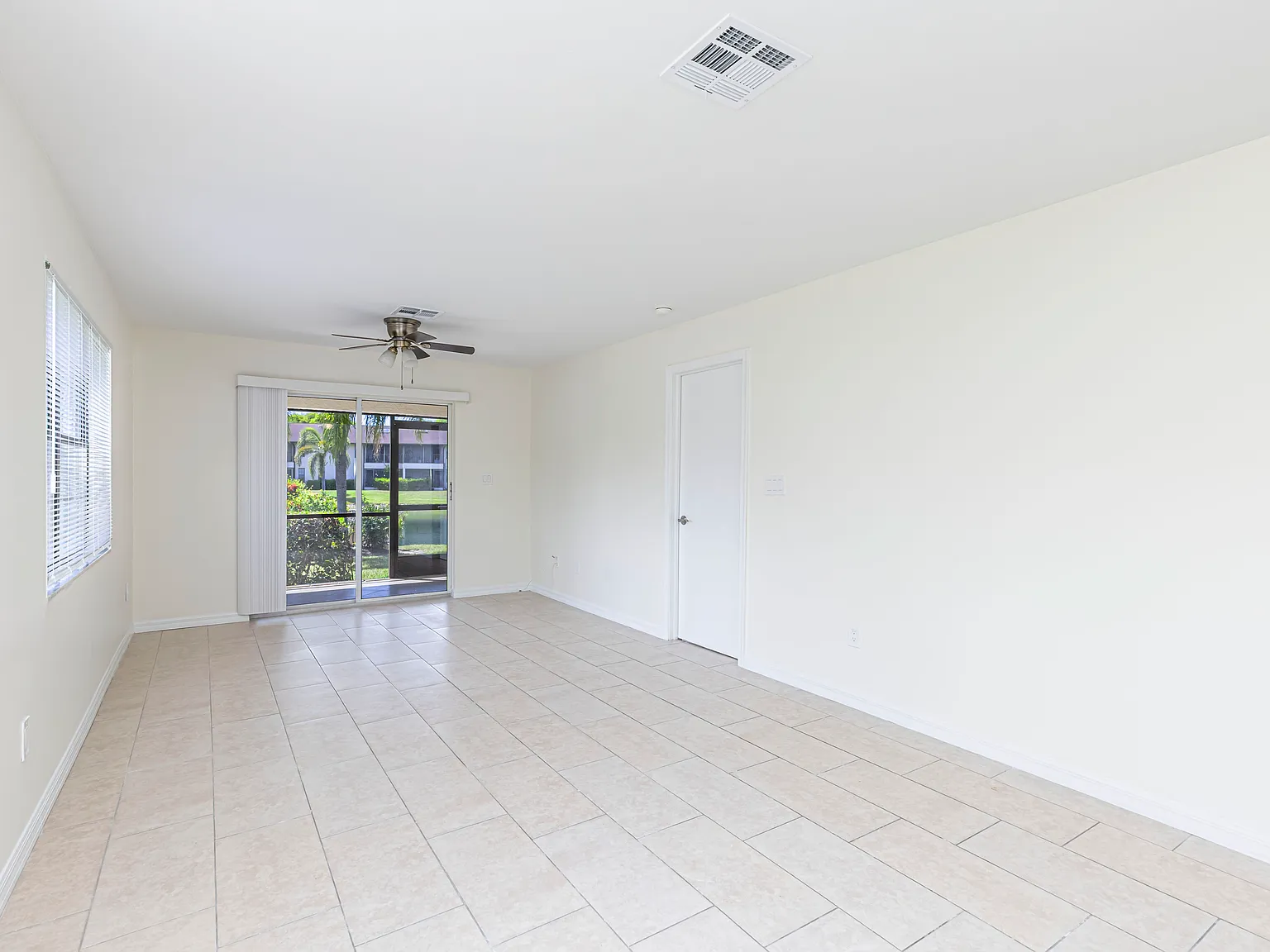 2 bed, 806 sqft, $1,700 — Photo 2