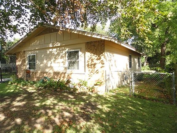 3rd image of 802 Sussex Dr