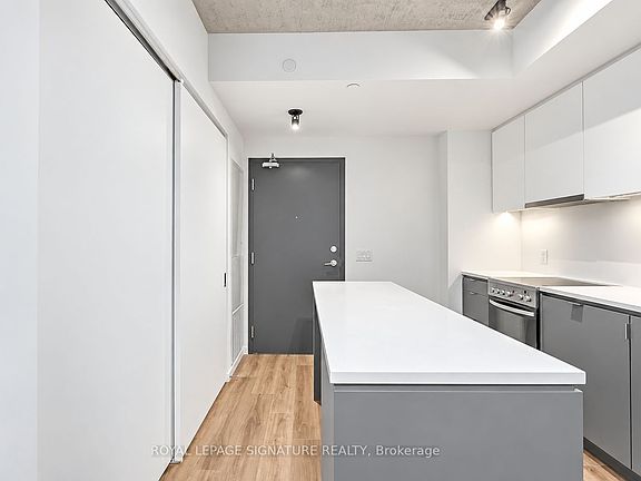 3rd image of 7 Smith Cres #426