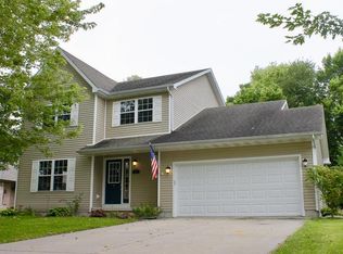 627 Magnolia Ln, Ottawa, IL 61350