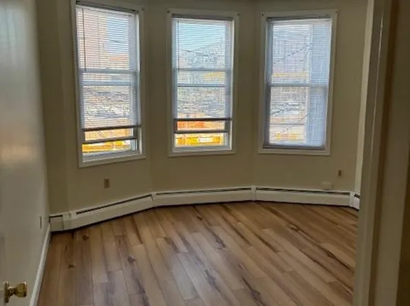 48 East 19th Street image 1 of 10