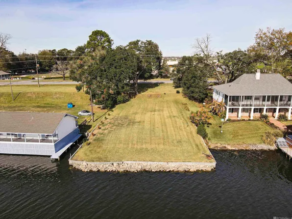 2049 False River Dr, New Roads, LA 70760