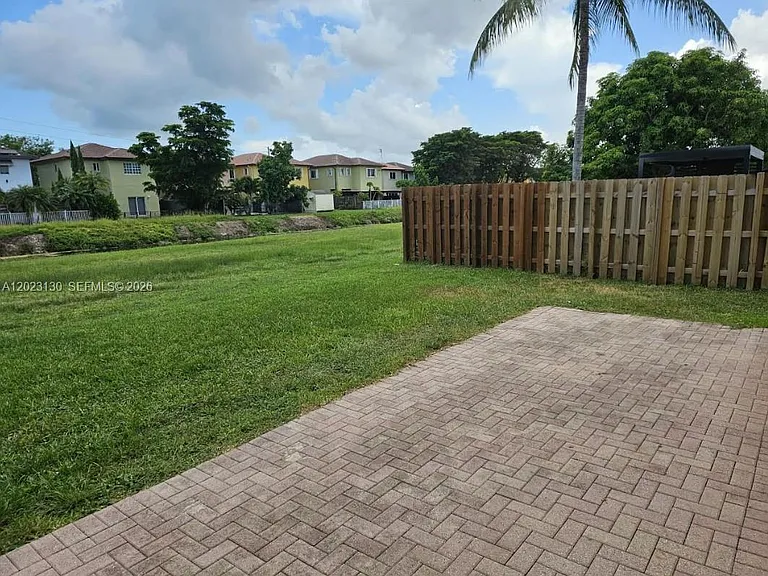 1423 NE 40th Rd — Photo 17