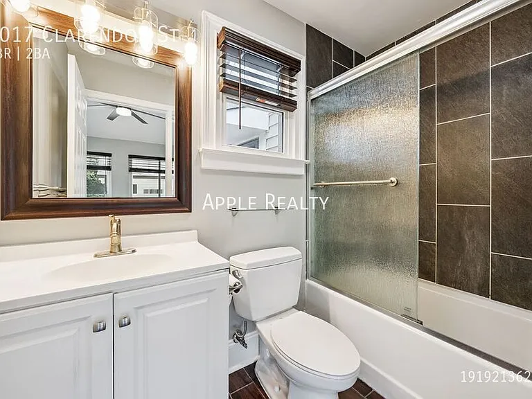 1017 Clarendon St — Photo 10
