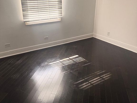 5th image of 1226 Avondale Ln