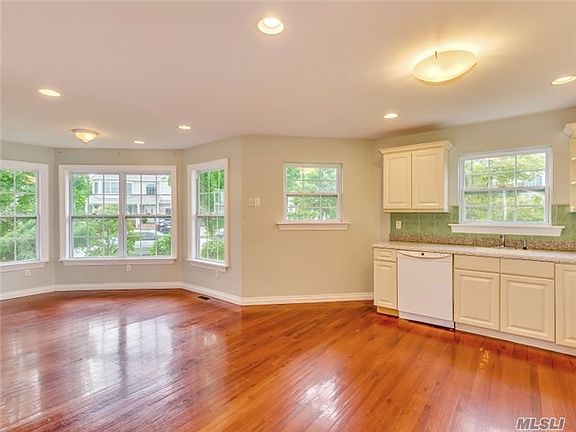 5th image of 22 Dale Dr