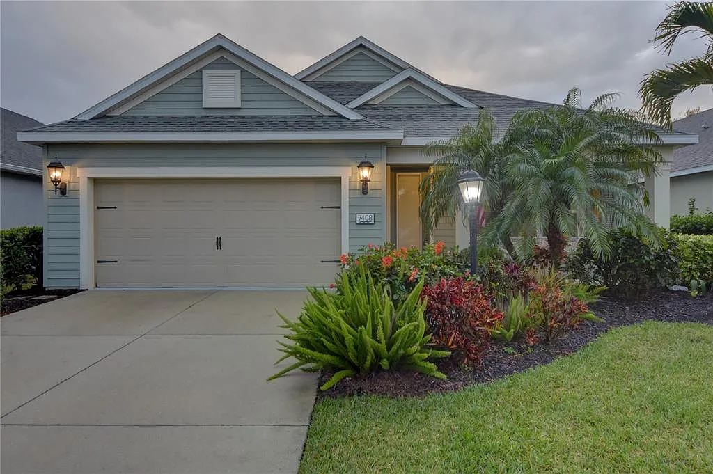 3 bed, 2.0 bath, 1790 sqft, $3,000 — Photo 1