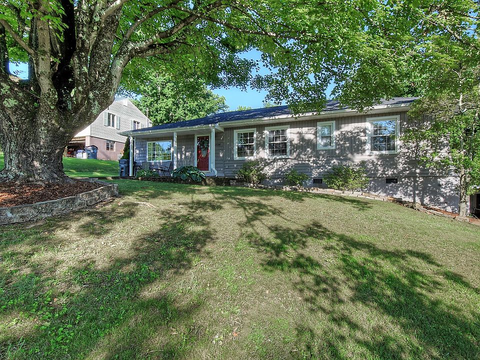 1st image of 2336 Woodridge Ave