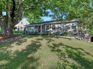 2336 Woodridge Ave, Kingsport, TN 37664
