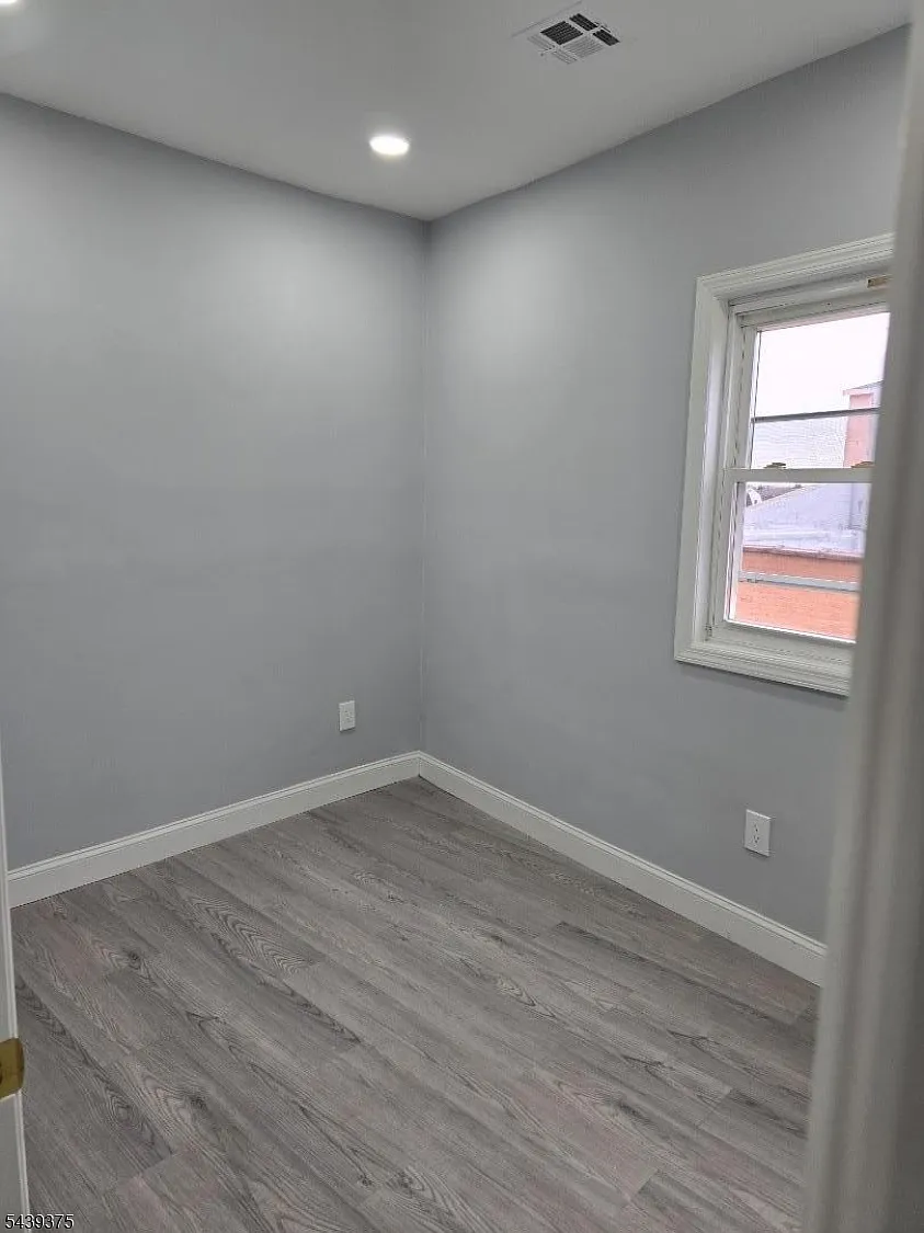 2 bed, 1.0 bath, $1,900 — Photo 1