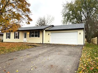 7609 Lucy Dr, Wonder Lake, IL 60097